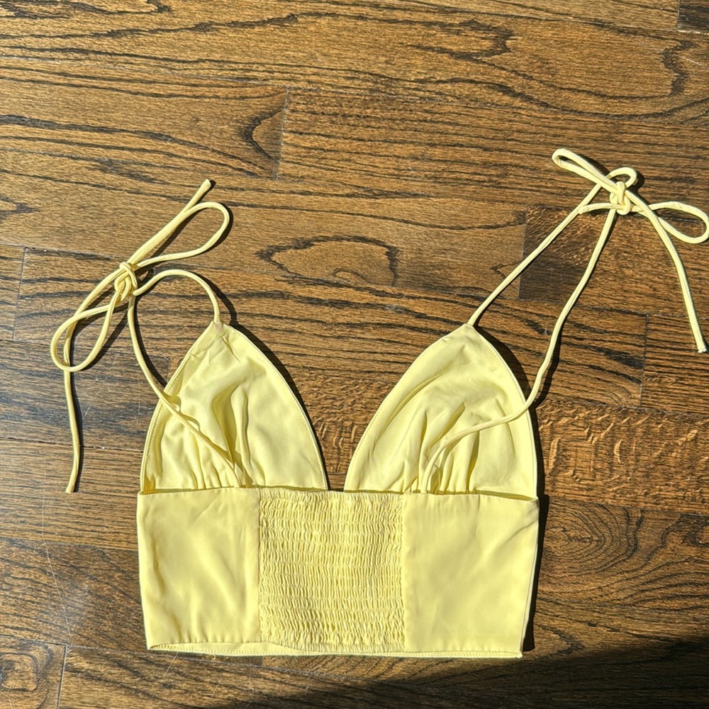 Superdown - Yellow Halter Top - Picture 6 of 7